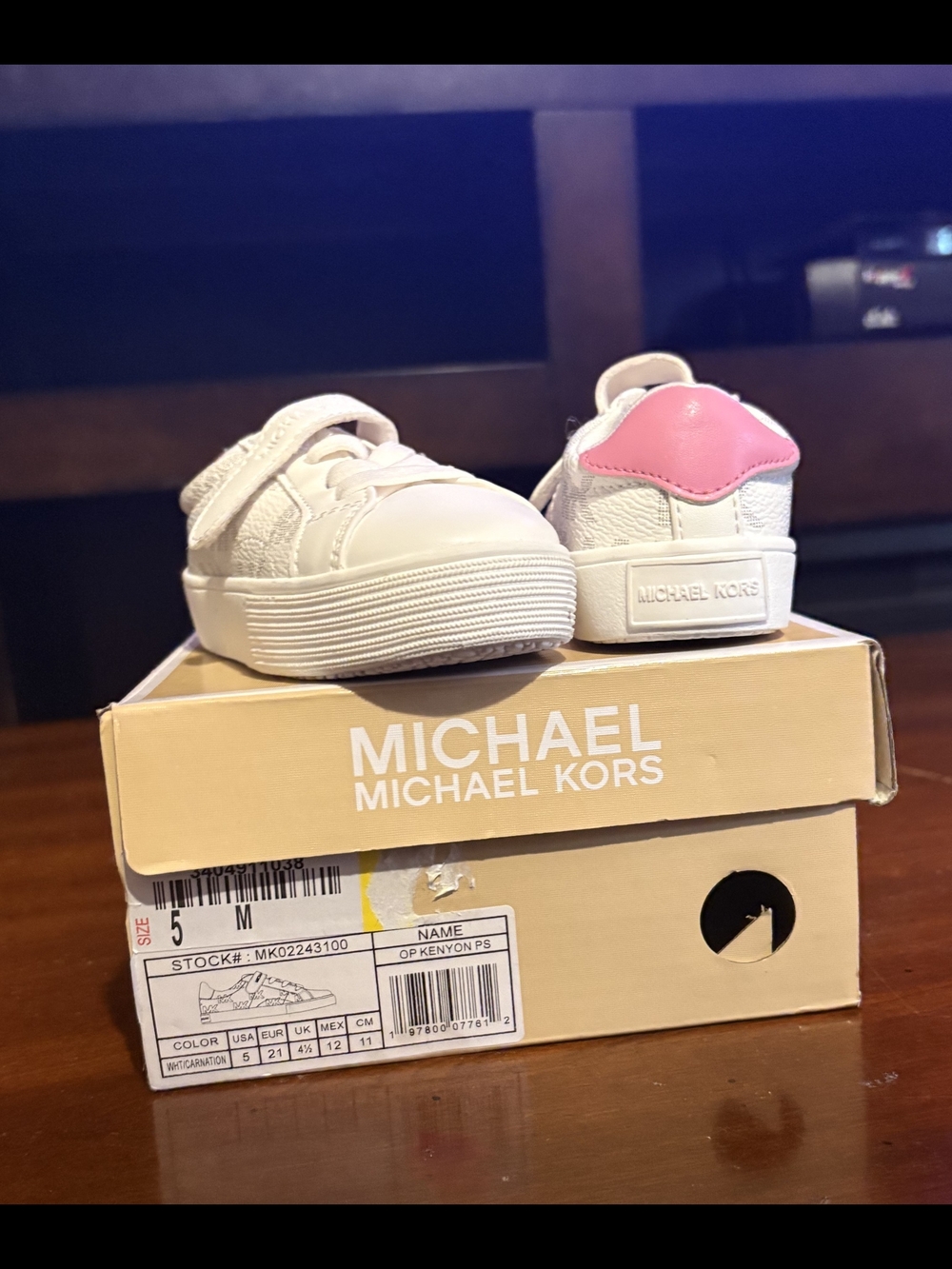 MICHAEL Michael Kors White Kids Sneakers with Pink Heel Tab